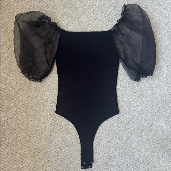 Astr the label Black bubble sleeve Bodysuit - Picture 2 of 9